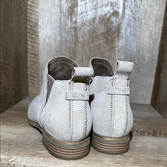 TOMS Reese Suede Ankle Boots - Picture 5 of 9